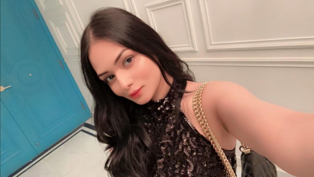 student escorts in defense phase 2 karachi