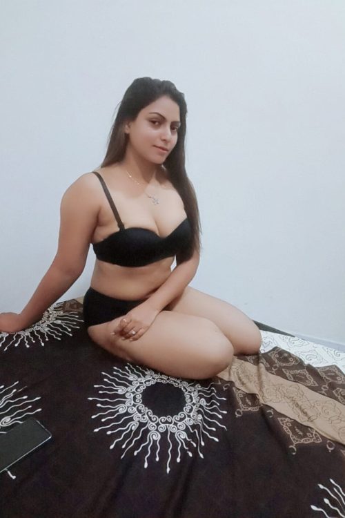 Desi Karachi Escort girl